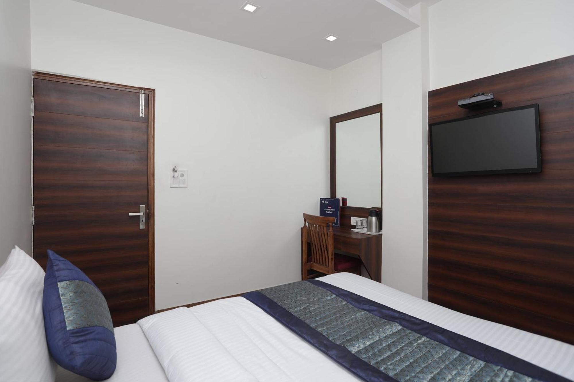 Hotel O Sun Palace Delhi  Exterior photo